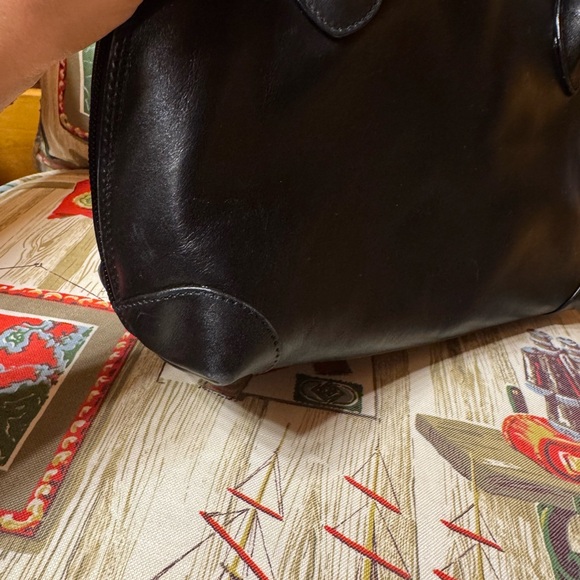 Gucci Black Leather Zip Around Dome - Picture 4 of 14